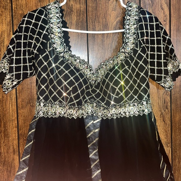 Beautiful lehnga indo/pak wear festive and occasion wear - Picture 3 of 7